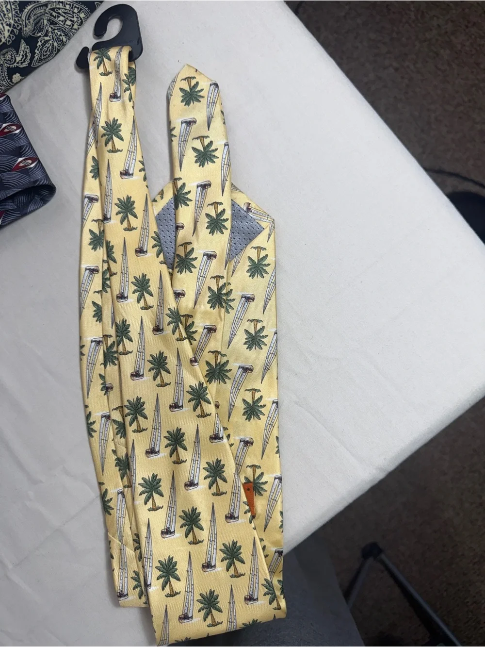 Yellow Palm Tree Pattern Men's Tie